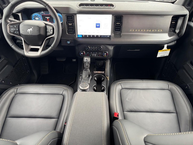 Ford Bronco Vehicle Image 06