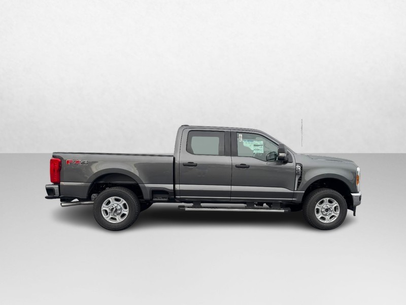 Ford Super Duty F-250 SRW Vehicle Image 02