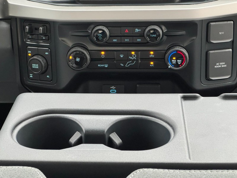 Ford Super Duty F-250 SRW Vehicle Image 10