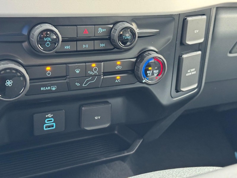 Ford Super Duty F-250 SRW Vehicle Image 17