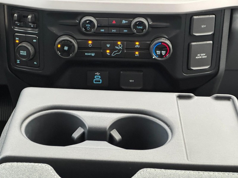 Ford Super Duty F-350 SRW Vehicle Image 10