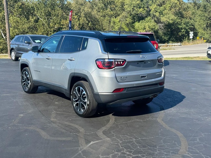 Jeep Compass Vehicle Image 04