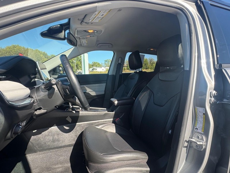 Jeep Compass Vehicle Image 09