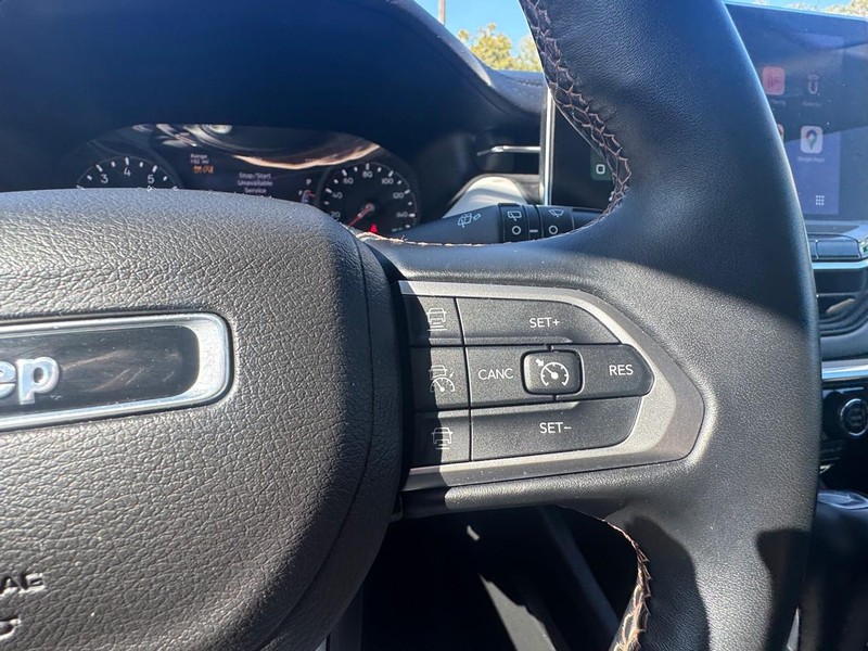 Jeep Compass Vehicle Image 13