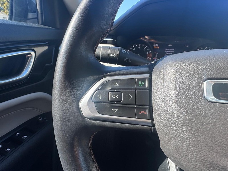 Jeep Compass Vehicle Image 14