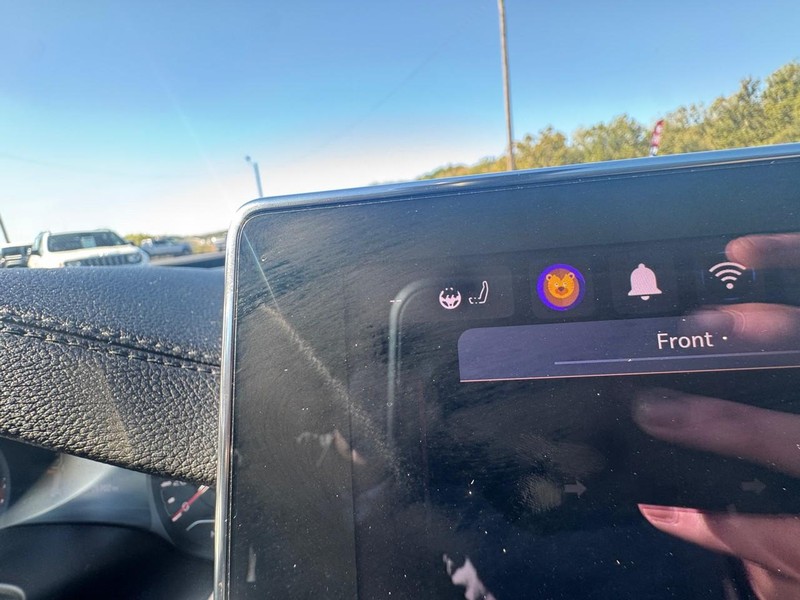 Jeep Compass Vehicle Image 18