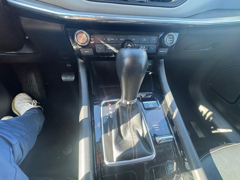 Jeep Compass Vehicle Image 19