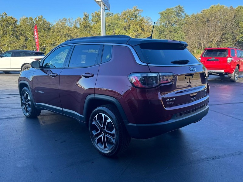 Jeep Compass Vehicle Image 10