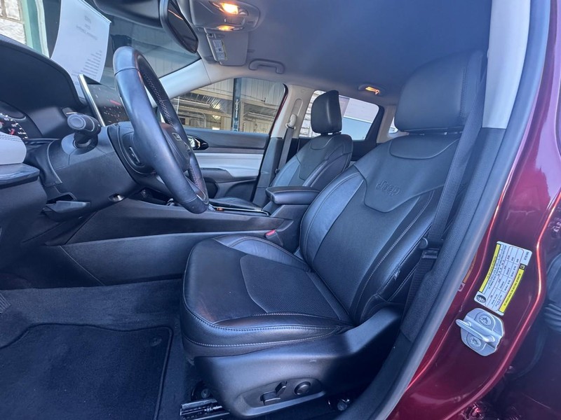 Jeep Compass Vehicle Image 13