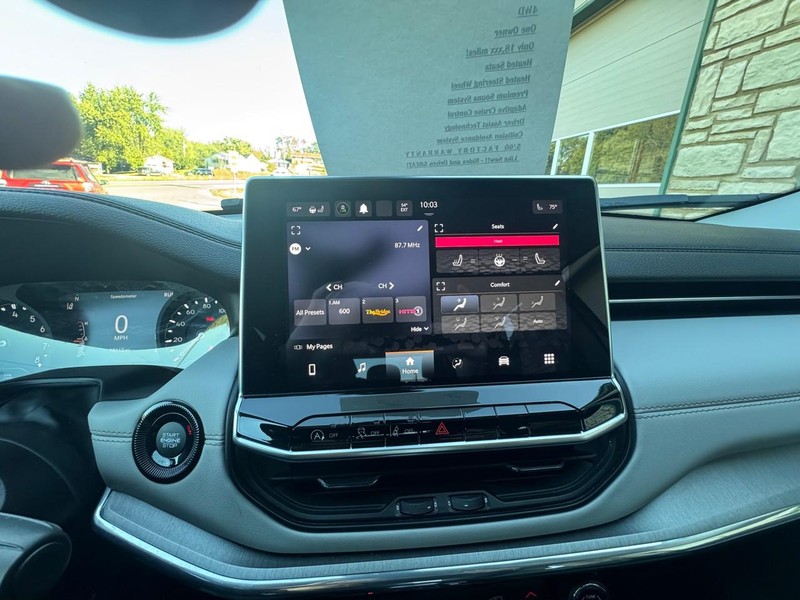 Jeep Compass Vehicle Image 19