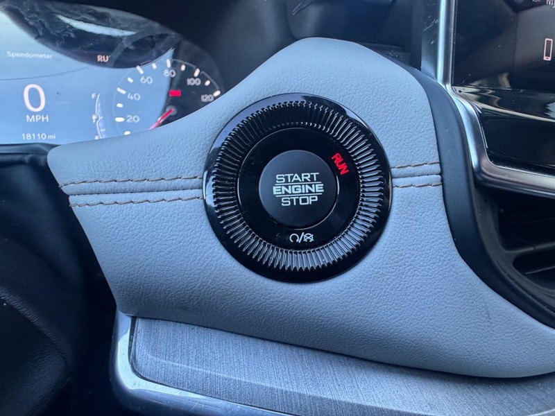 Jeep Compass Vehicle Image 22