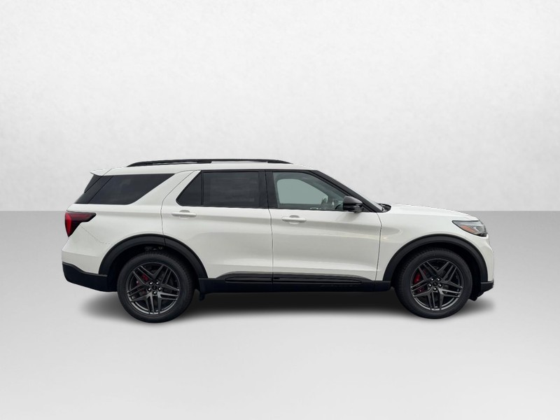 Ford Explorer Vehicle Image 02