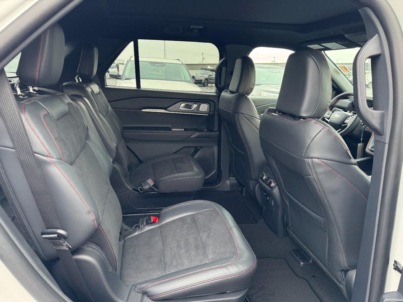 Ford Explorer Vehicle Image 04