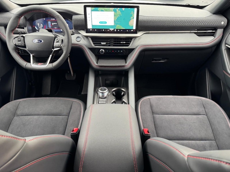 Ford Explorer Vehicle Image 06