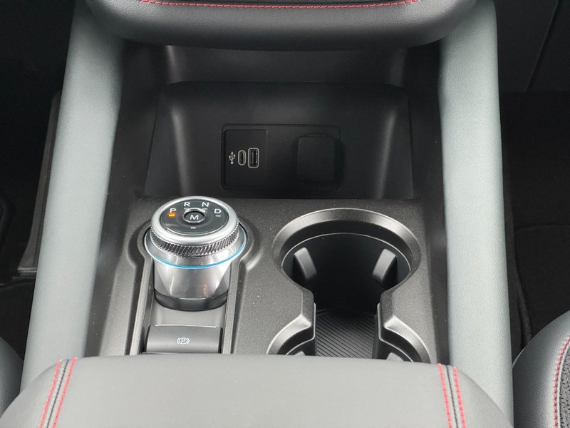 Ford Explorer Vehicle Image 09