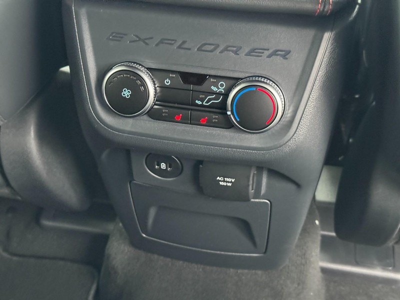 Ford Explorer Vehicle Image 10