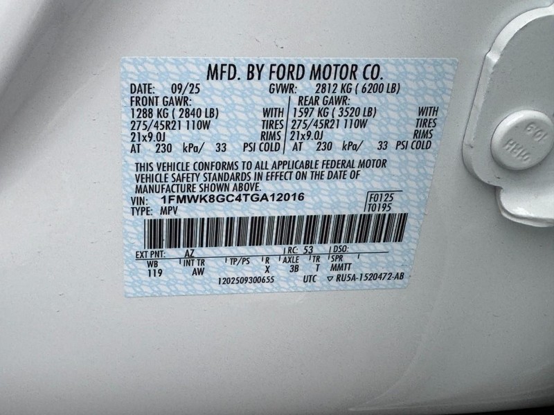 Ford Explorer Vehicle Image 17