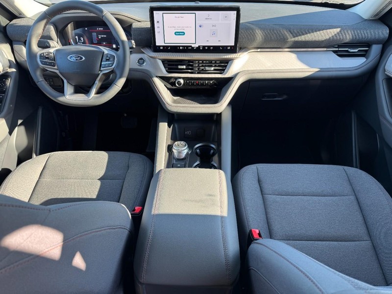 Ford Explorer Vehicle Image 08