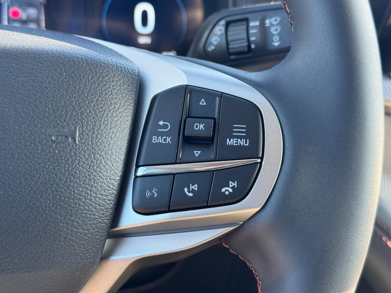 Ford Explorer Vehicle Image 15