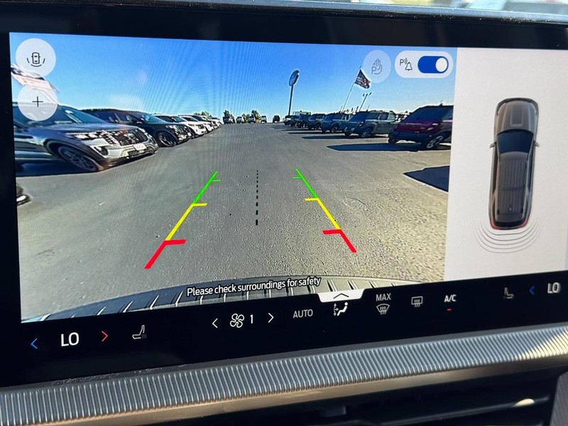 Ford Explorer Vehicle Image 17