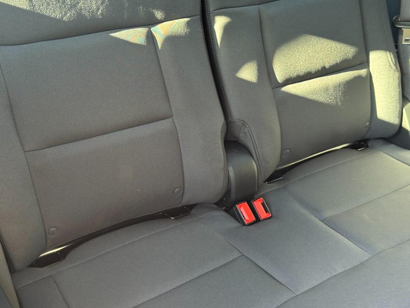 Ford Explorer Vehicle Image 07