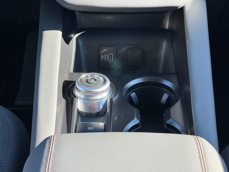 Ford Explorer Vehicle Image 11