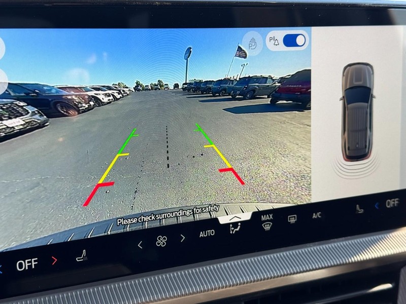 Ford Explorer Vehicle Image 17