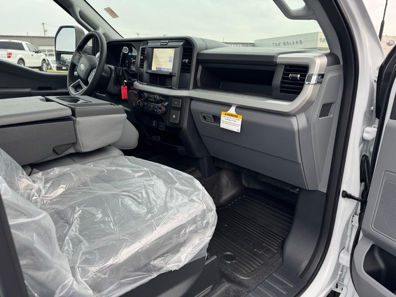 Ford Super Duty F-250 SRW Vehicle Image 07