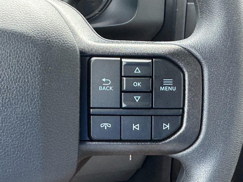 Ford Super Duty F-250 SRW Vehicle Image 13