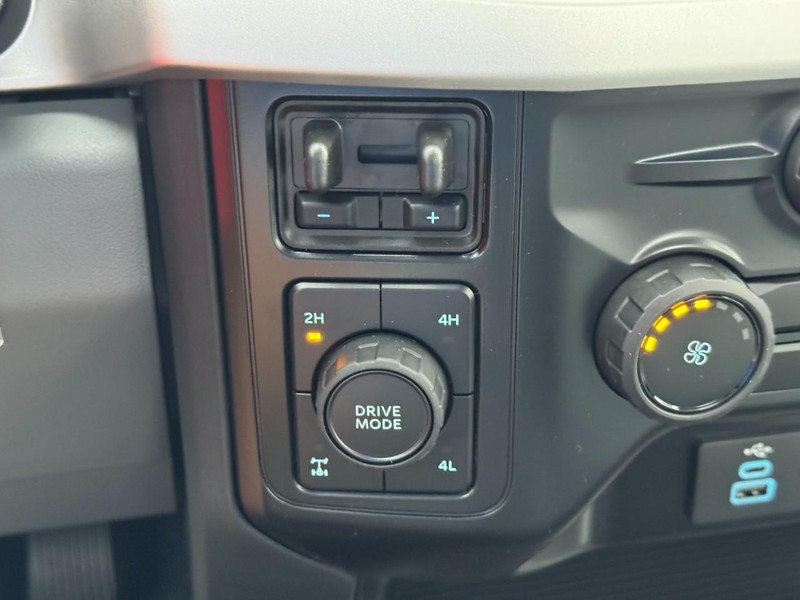 Ford Super Duty F-250 SRW Vehicle Image 14