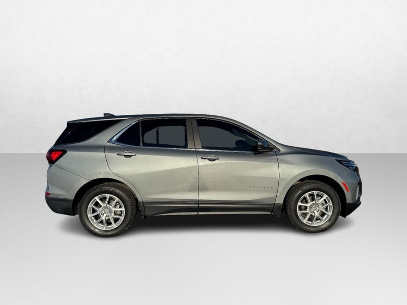 Chevrolet Equinox Vehicle Image 02