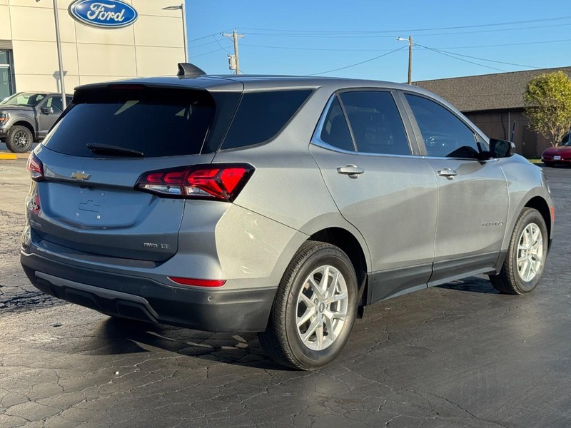 Chevrolet Equinox Vehicle Image 03