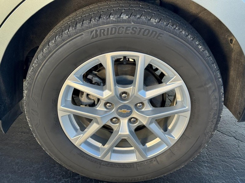 Chevrolet Equinox Vehicle Image 07