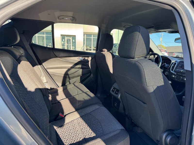 Chevrolet Equinox Vehicle Image 10