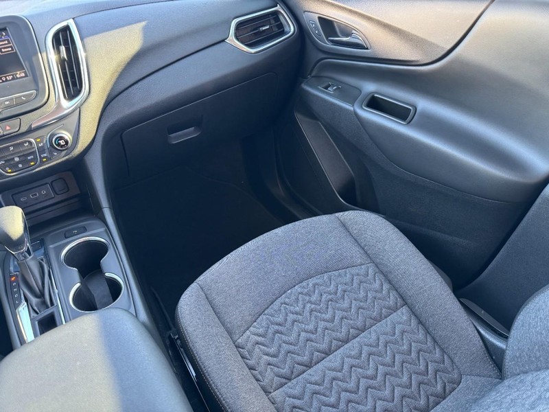 Chevrolet Equinox Vehicle Image 15