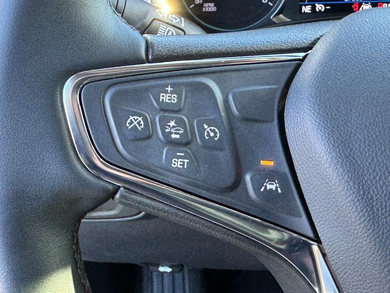 Chevrolet Equinox Vehicle Image 17