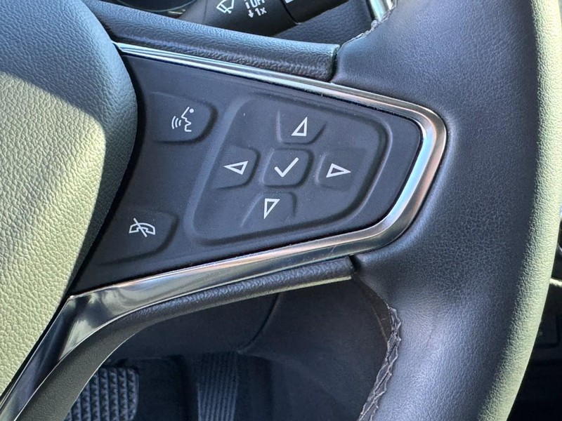 Chevrolet Equinox Vehicle Image 18