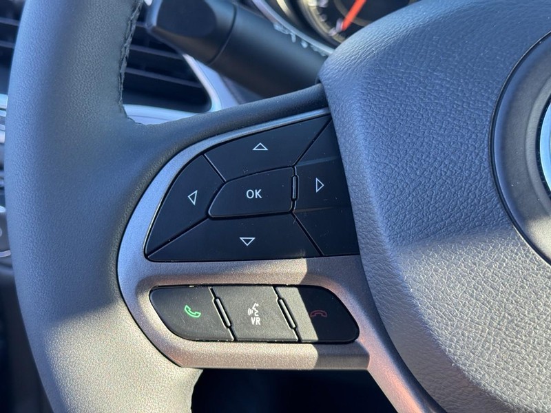 Jeep Cherokee Vehicle Image 18