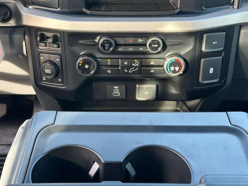 Ford Super Duty F-250 SRW Vehicle Image 08