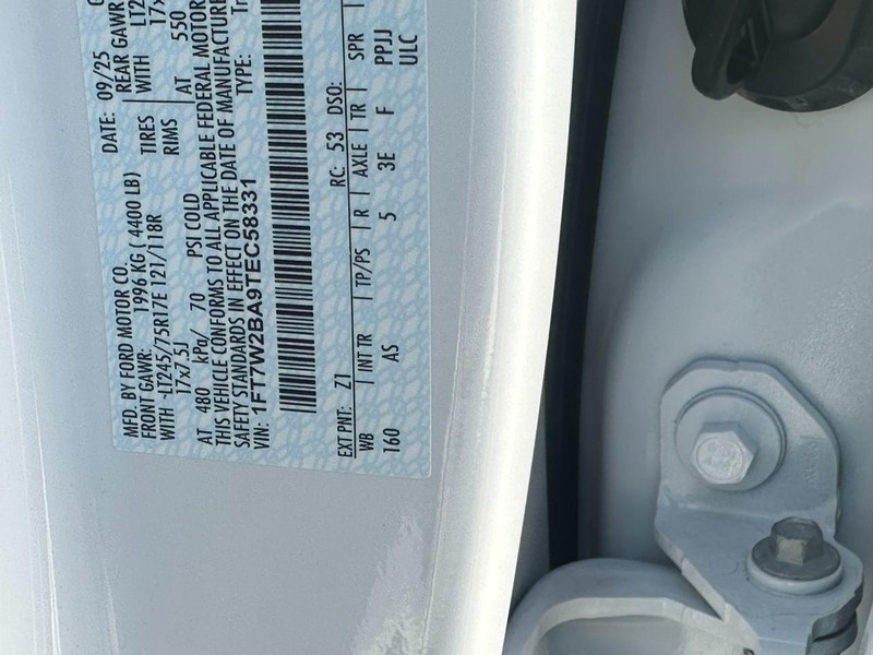 Ford Super Duty F-250 SRW Vehicle Image 14