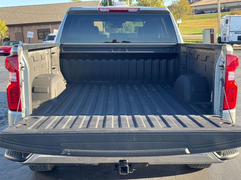 Chevrolet Silverado 1500 Vehicle Image 04