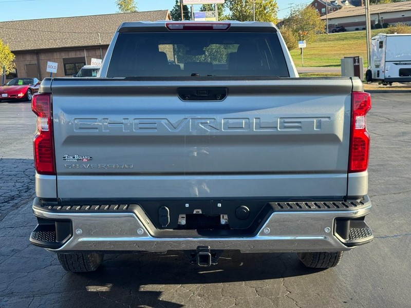 Chevrolet Silverado 1500 Vehicle Image 05