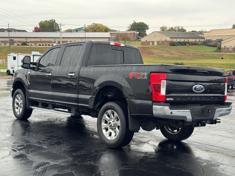 Ford Super Duty F-250 SRW Vehicle Image 06