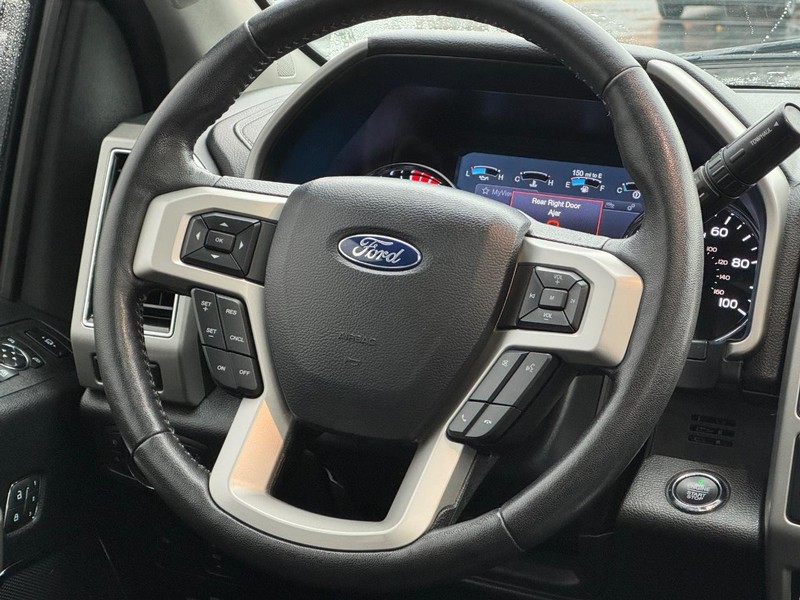 Ford Super Duty F-250 SRW Vehicle Image 12