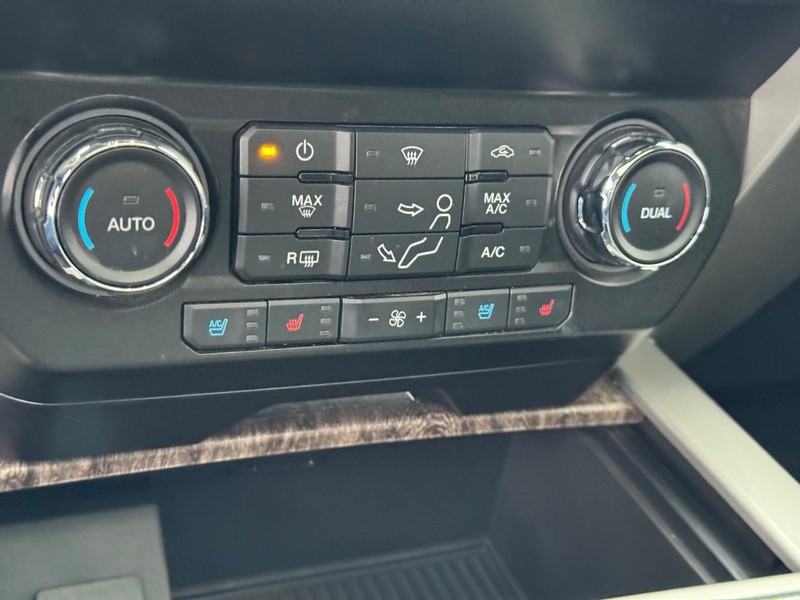 Ford Super Duty F-250 SRW Vehicle Image 24