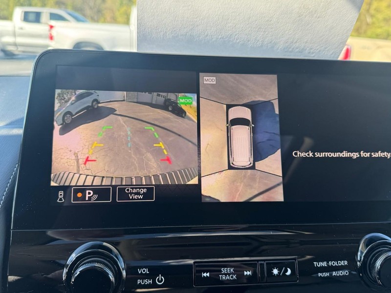 Nissan Armada Vehicle Image 13