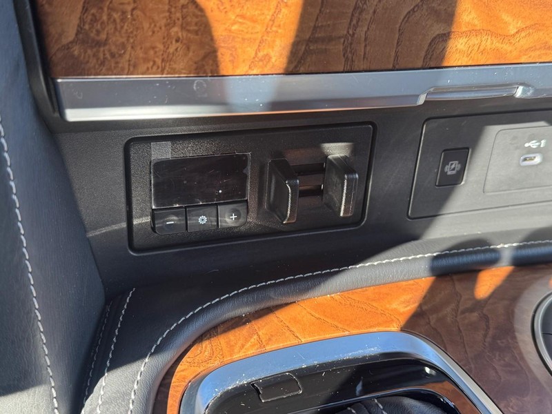 Nissan Armada Vehicle Image 16