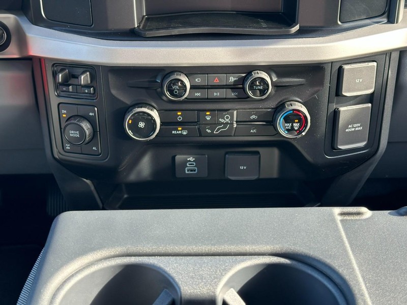 Ford Super Duty F-350 SRW Vehicle Image 08