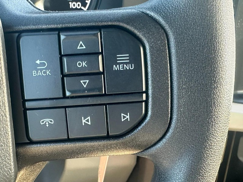 Ford Super Duty F-350 SRW Vehicle Image 12