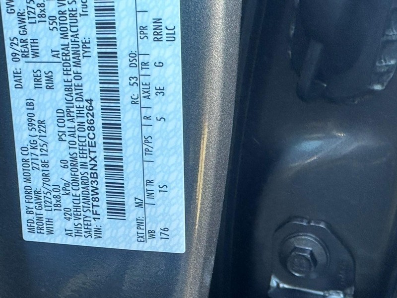 Ford Super Duty F-350 SRW Vehicle Image 14